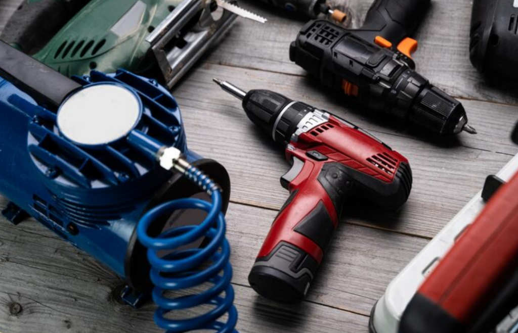 Como saber se o carregador da sua ferramenta a bateria é bivolt
